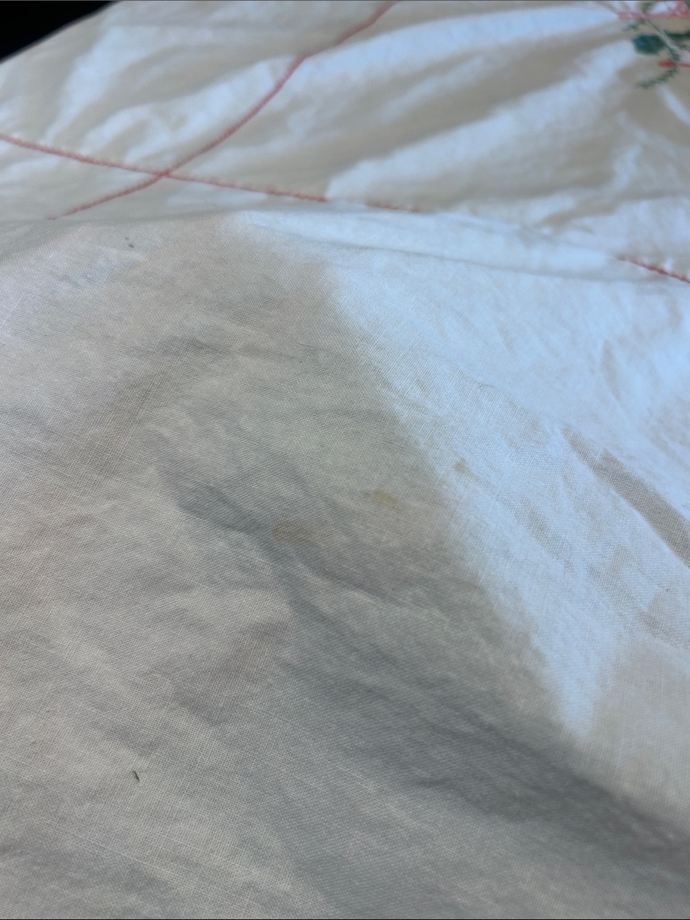 Vintage White Tablecloth with Red and Green Embroidered Wreath Motifs - Picture 12 of 14